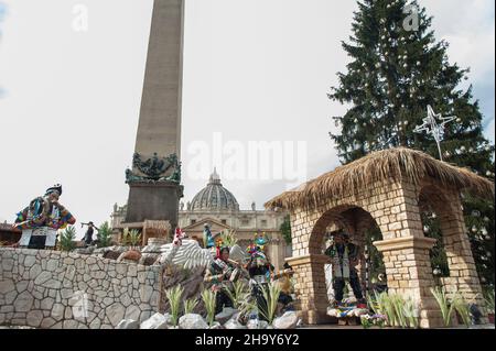 Vatican. 9th December, 2021. A view of the nativity scene and the Christmas tree that adorn St. Peter's square at the Vatican, during a press preview. The nativity scene from the Huancavelica region, in Peru, and the 113-year-old, 28-meter-tall tree, a gift from the city of Andalo in Trentino Alto Adige-South Tyrol region, northeastern Italy.Photo by Massimiliano MIGLIORATO/Catholic Press Photo Credit: Independent Photo Agency/Alamy Live News Stock Photo
