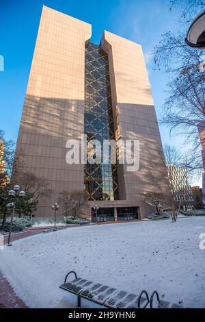 Minneapolis, United States. 08th Dec, 2021. A general view of the Hennepin County Courthouse during the opening arguments of the Kim Potter trial on December 8, 2021 in Minneapolis, Minnesota. Photo by Chris Tuite/imageSPACE/Sipa USA Credit: Sipa USA/Alamy Live News Stock Photo