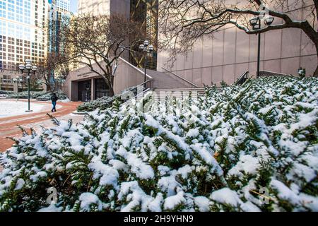 Minneapolis, United States. 08th Dec, 2021. A general view of the Hennepin County Courthouse during the opening arguments of the Kim Potter trial on December 8, 2021 in Minneapolis, Minnesota. Photo by Chris Tuite/imageSPACE/Sipa USA Credit: Sipa USA/Alamy Live News Stock Photo