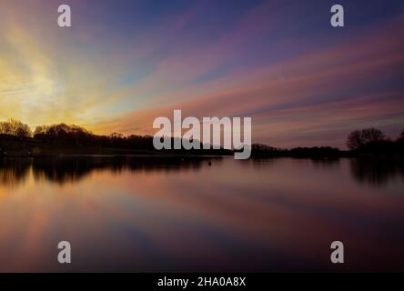 Sunrise at Fairlands Valley Park in Stevenage, Hertfordshire, UK Stock Photo