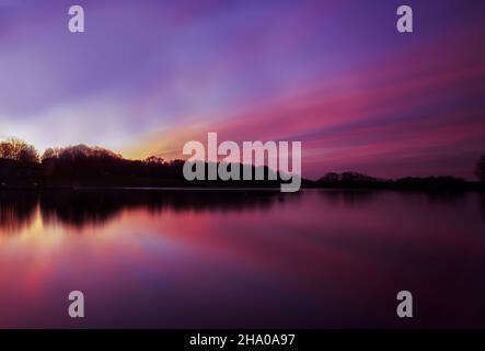 Sunrise at Fairlands Valley Park in Stevenage, Hertfordshire, UK Stock Photo