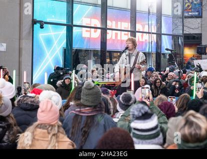 New York, USA. 09th Dec, 2021. Ed Sheeran performing live on TODAY show at NBC on Rockefeller Center in New York on December 9, 2021. (Photo by Lev Radin/Sipa USA) Credit: Sipa USA/Alamy Live News Stock Photo