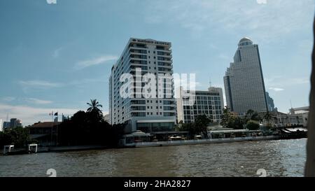 Mandarin Oriental Hotel, Bangkok  48 Oriental Avenue, Bang Rak, Bangkok, Thailand with lebua at State Tower in the background Stock Photo