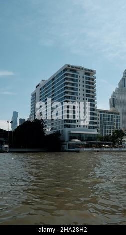 Mandarin Oriental Hotel, Bangkok  48 Oriental Avenue, Bang Rak, Bangkok, Thailand with lebua at State Tower in the background Stock Photo