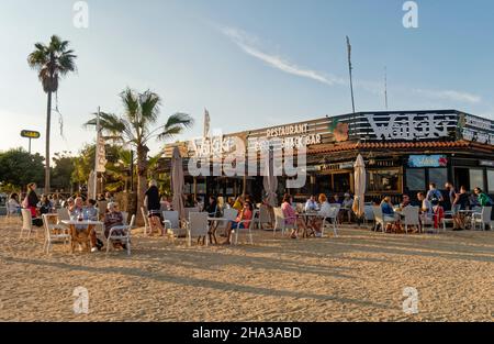 Beach bar Waikiki am Strand von Corralejo, Fuerteventura, Kanarische Inseln, Spanien Stock Photo