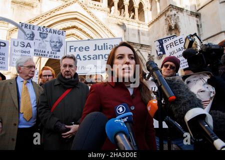 London, UK. 10th Dec, 2021. Stella Moris, Julian Assange's fiance, speaks about the verdict outside the High Court in London. The High Court rules in favour of the USA Government appeal in the Julian Assange Extradition hearing. Julian Assange Extradition hearing. Credit: Tommy London/Alamy Live News Stock Photo