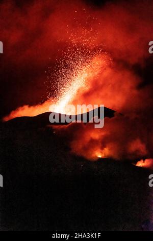 Cumbre Vieja volcano is one of the most active in the Canaries. The elongated volcano dates back to about 125,000 years ago and is oriented N-S. Erupt Stock Photo