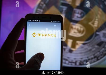 In this photo illustration the Binance logo is seen on the screen of a smartphone. (Photo by Paco Freire / SOPA Images/Sipa USA) Stock Photo