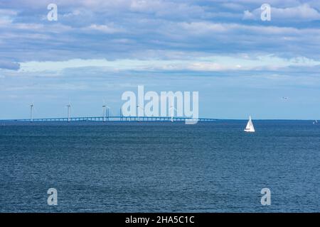 Copenhagen, Koebenhavn: Öresund or Oeresund Bridge, wind turbines, ships, in , Zealand, Sealand, Sjaelland, Denmark Stock Photo