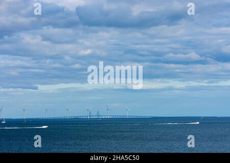 Copenhagen, Koebenhavn: Öresund or Oeresund Bridge, wind turbines, ships, in , Zealand, Sealand, Sjaelland, Denmark Stock Photo