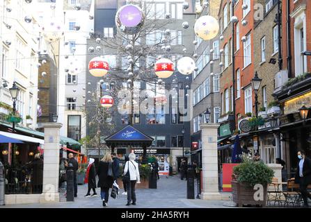 The restaurants in St Christopher's Place at Christmas 2021, in central London, UK Stock Photo