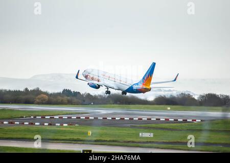 MANCHESTER, ENGLAND- 27 November 2021: Jet2 Boeing 737-MG taking off from Manchester Airport Stock Photo