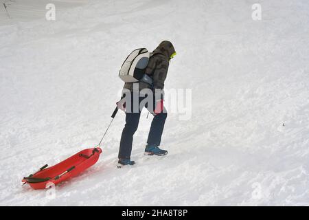 Mount Terminillo, Italy. 11th Dec, 2021. Tourists enjoy themselves on the snows of Mount Terminillo, the Central Apennines ski resort in the Province of Rieti. Credit: Gianluca Vannicelli Credit: Independent Photo Agency/Alamy Live News Stock Photo