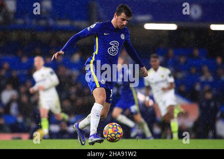 London, UK. 11th Dec, 2021. Mason Mount of Chelsea in action during the game. Premier League match, Chelsea v Leeds United at Stamford Bridge in London on Saturday 11th December 2021. this image may only be used for Editorial purposes. Editorial use only, license required for commercial use. No use in betting, games or a single club/league/player publications. pic by Steffan Bowen/Andrew Orchard sports photography/Alamy Live news Credit: Andrew Orchard sports photography/Alamy Live News Stock Photo