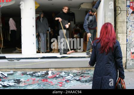 ISTANBUL, TURKEY - NOVEMBER 20: Demolished building after terror attack and bomb explosion in British Consulate on November 20, 2003 in Istanbul, Turkey. Killing 30 people and wounding 400 others. Stock Photo