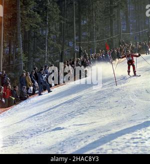 Zakopane 06.03.1974. 4 marca rozpocz¹³ siê XXIX Memoria³ Bronis³awa Czecha i Heleny Marusarzówny, g³ównym punktem zawodów jest zaliczany do punktacji Pucharu Œwiata mêski slalom specjalny na Nosalu (nz.). mw  PAP/Janusz Rosikoñ         Zakopane 06 March 1974. The 29th Bronislaw Czech and Helena Marusarzowna Memorial Slalom started on March 4; men's slalom on Mount Nosal (on the picture) with results included on the World Cup scoring was the highlight of the compention.   mw  PAP/Janusz Rosikon