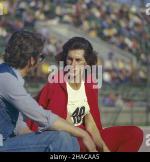 Warszawa 06.1977. Miêdzynarodowy Mityng Lekkoatletyczny na Stadionie Skry. Nz. lekkoatletka, biegaczka Irena Szewiñska. wb  PAP/Jan Morek    Dok³adny dzieñ wydarzenia nieustalony.         Warsaw, June 1977. The International Athletics Meeting at the Skra Stadium. Pictured: athlete, runner Irena Szewinska.  wb  PAP/Jan Morek    Event day unknown
