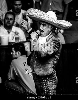 MEXICO CITY, MEXICO - MAY 16: Vicente Fernandez, singer of popular mariachi music, during his presentation in the arena of the palenque of the Sonora cattle expo on May 16, 2009 in Hermosillo, Mexico (Photo by Luis Gutierrez / Norte Photo ) Stock Photo