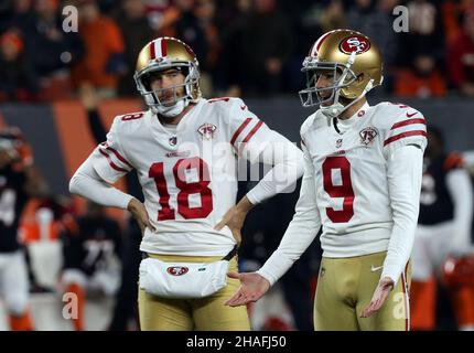 San Francisco 49ers punter Mitch Wishnowsky (6) and kicker Robbie Gould (9)  stretch during prac …