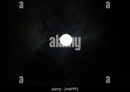 Lunar eclipse - November 19, 2021  /  Eclipse Lunar - 19 de noviembre de 2021 Stock Photo