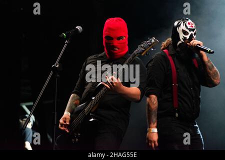 People enjoy to Punk, metal and rock bands La Pestilencia, Peste Mutante, Blood May Rise and El Verdadero Guerrero during 'Festival Alta Voz' in Medellin - Antioquia, Colombia on December 11, 2021. Stock Photo