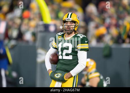 Green Bay, Wisconsin, USA. 12th Dec, 2021. Green Bay Packers quarterback Aaron Rodgers #12 warms up before NFL football game between the Chicago Bears and the Green Bay Packers at Lambeau Field in Green Bay, Wisconsin. Packers defeated Bears 45-30. Kirsten Schmitt/CSM/Alamy Live News Stock Photo