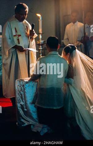 Catholic religious wedding ceremony, Manila Cathedral, Intramuros, Manila, Philippines Stock Photo