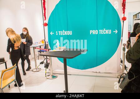 The vaccination center against covid-19 in the Westfield Chodov shopping centre, Prague, Czech Republic, December 13, 2021.   (CTK Photo/Libor Sojka) Stock Photo