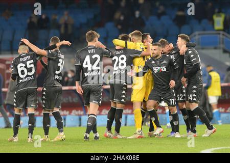 Naples, Italy. 12th Dec, 2021. The Empoli players celebrate at fire competition during the Serie A match between SSC Napoli and Empoli FC at Stadio Diego Armando Maradona in Naples, Italy, on December 12, 2021.Empoli wins 0-1. (Photo by Agostino Gemito/Pacific Press/Sipa USA) Credit: Sipa USA/Alamy Live News Stock Photo