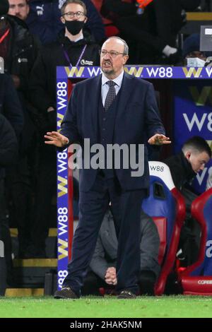London, UK. 13th Dec, 2021. Everton Manager Rafa Ben'tez rallies his troops during the Premier League match between Crystal Palace and Everton at Selhurst Park, London, England on 12 December 2021. Photo by Ken Sparks. Editorial use only, license required for commercial use. No use in betting, games or a single club/league/player publications. Credit: UK Sports Pics Ltd/Alamy Live News Stock Photo