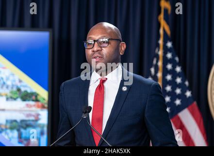 New York, New York, USA. 13th Dec, 2021. Queens Borough President Donovan Richards Jr. speaks during Governor Kathy Hochul announcement to build new international terminal at JFK airport at NYC governor office. Governor announced that the Port Authority of New York and New Jersey has reached a revised agreement with The New Terminal One - a consortium of private/public financial sponsors - to build a 2.4 million square foot state-of-the-art new international terminal that will anchor the south side of John F. Kennedy International Airport. Credit: ZUMA Press, Inc./Alamy Live News