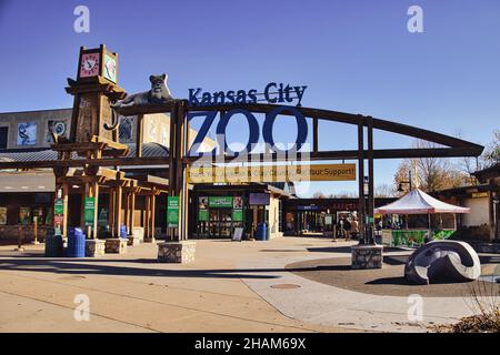 KANSAS CITY, UNITED STATES - Nov 11, 2021: The Kansas City Zoo in autumn. Missouri, Stock Photo