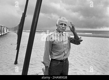 - the filmmaker Mario Monicelli at the film festival of Venice in 1982   - Il regista Mario Monicelli al festival del cinema di Venezia del 1982 Stock Photo