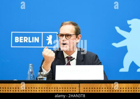 Berlin, Germany. 14th Dec, 2021. Michael Müller (SPD), governing mayor of Berlin, speaks at a press conference. The Berlin Senate had previously met for what is expected to be its last meeting in its current composition. Credit: Stella Venohr/dpa/Alamy Live News Stock Photo