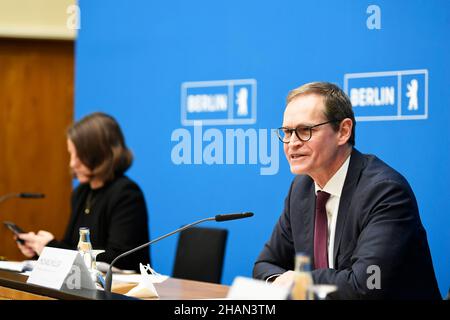 Berlin, Germany. 14th Dec, 2021. Michael Müller (SPD), governing mayor of Berlin, speaks at a press conference. The Berlin Senate had previously met for what is expected to be its last meeting in its current composition. Credit: Stella Venohr/dpa/Alamy Live News Stock Photo