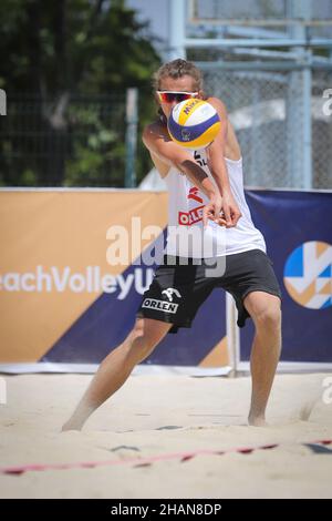 IZMIR, TURKEY - JULY 10, 2021: Nederland (Versteegen and Ooijman) vs Poland (Kurowski and Rejno) Round of 24 match of CEV U20 Beach Volleyball Europea Stock Photo