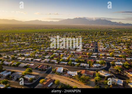 Upper middle class real estate development in Arizona Stock Photo