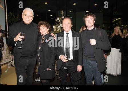 Paris : ' Christmas Party ' par le Prince Jean-Barthélémy Bokassa, ambassadeur du XO Island Brandy la coco Fesse. Stock Photo