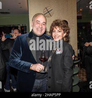 Paris : ' Christmas Party ' par le Prince Jean-Barthélémy Bokassa, ambassadeur du XO Island Brandy la coco Fesse. Stock Photo