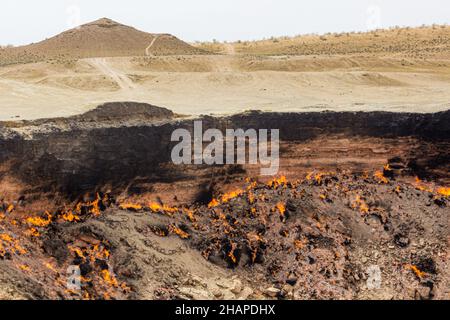 Darvaza Derweze gas crater called also The Door to Hell in Turkmenistan Stock Photo