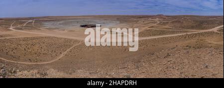 Darvaza Derweze gas crater called also The Door to Hell in Turkmenistan Stock Photo