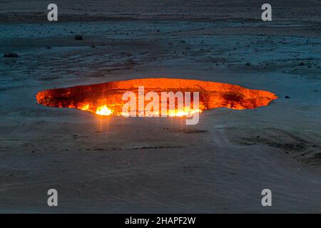 Darvaza Derweze gas crater called also The Door to Hell in Turkmenistan Stock Photo