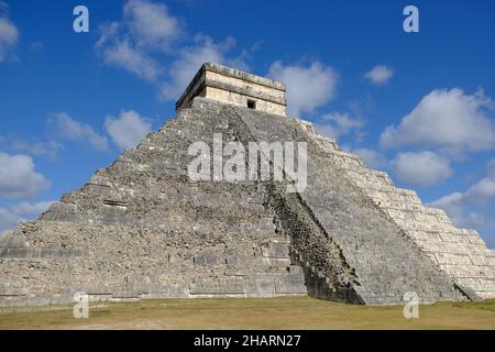 Mexico Chichen Itza - Step pyramid and Maya temple El Castillo Stock Photo