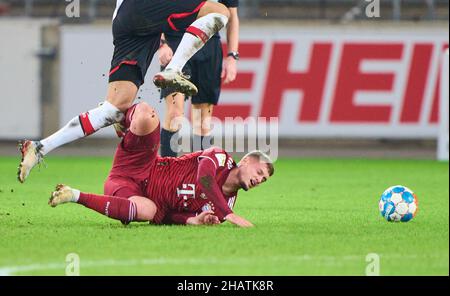 Stuttgart, Germany, Dec 14, 2021, Mickael CUISANCE (FCB 17)  in the match VFB STUTTGART - FC BAYERN MÜNCHEN 0-5 1.German Football League on Dec 14, 2021 in Stuttgart, Germany. Season 2021/2022, matchday 16, 1.Bundesliga, FCB, München, 16.Spieltag. FCB © Peter Schatz / Alamy Live News    - DFL REGULATIONS PROHIBIT ANY USE OF PHOTOGRAPHS as IMAGE SEQUENCES and/or QUASI-VIDEO - Stock Photo