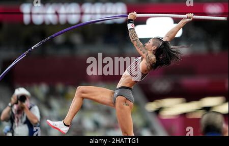 Anicka Newell participating in the Tokyo 2020 Olympics in the pole vault discipline. Stock Photo