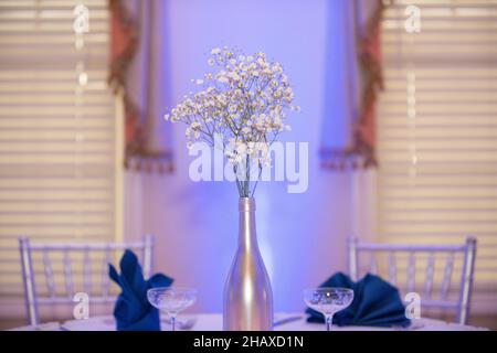 Purple themed dinner ceremony table setting at country club Stock Photo