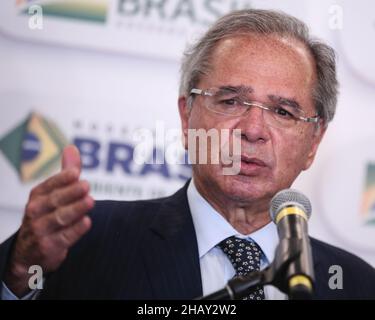 SP - Sao Paulo - 12/15/2021 - SAO PAULO, FORUM MODERNIZA BRASIL - The Minister of Economy Paulo Guedes speaks with the press during a forum modernizes Brazil, at FIESP (Federation of Industries of the State of Sao Paulo), on Avenida paulista, central region of the city of Sao Paulo, this Wednesday (15). The forum discusses the policies to modernize the State of direct and indirect administrations, at the federal, state and municipal levels. Photo: Ettore Chiereguini/AGIF/Sipa USA Credit: Sipa USA/Alamy Live News Stock Photo