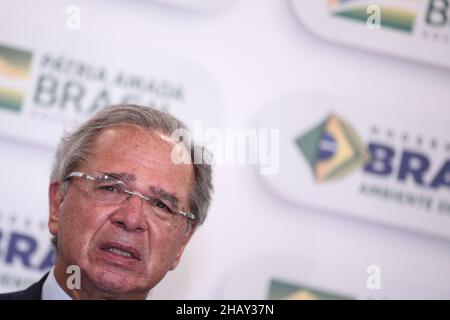 SP - Sao Paulo - 12/15/2021 - SAO PAULO, FORUM MODERNIZA BRASIL - The Minister of Economy Paulo Guedes speaks with the press during a forum modernizes Brazil, at FIESP (Federation of Industries of the State of Sao Paulo), on Avenida paulista, central region of the city of Sao Paulo, this Wednesday (15). The forum discusses the policies to modernize the State of direct and indirect administrations, at the federal, state and municipal levels. Photo: Ettore Chiereguini/AGIF/Sipa USA Credit: Sipa USA/Alamy Live News Stock Photo