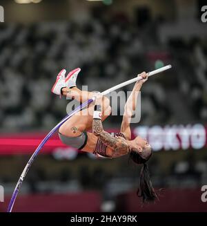 Anicka Newell participating in the Tokyo 2020 Olympics in the pole vault discipline. Stock Photo