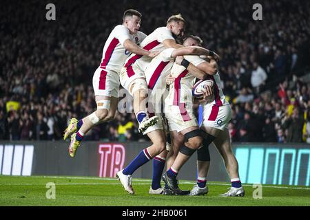 File photo dated 13-11-2021 of England's Jamie Blamire celebrates with his team-mates after scoring. England defeated Australia 32-15 in their international match at Twickenham. Issue date: Thursday December 16, 2021. Stock Photo